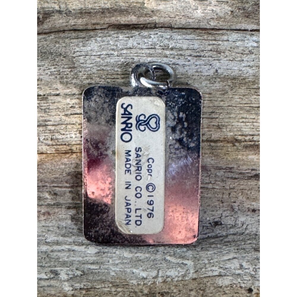 Hello Kitty Charm Lots of Love and Happiness 1976 - Picture 3 of 7